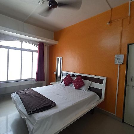 Malwade Motels Pune Exterior foto