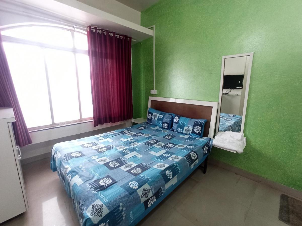 Malwade Motels Pune Exterior foto
