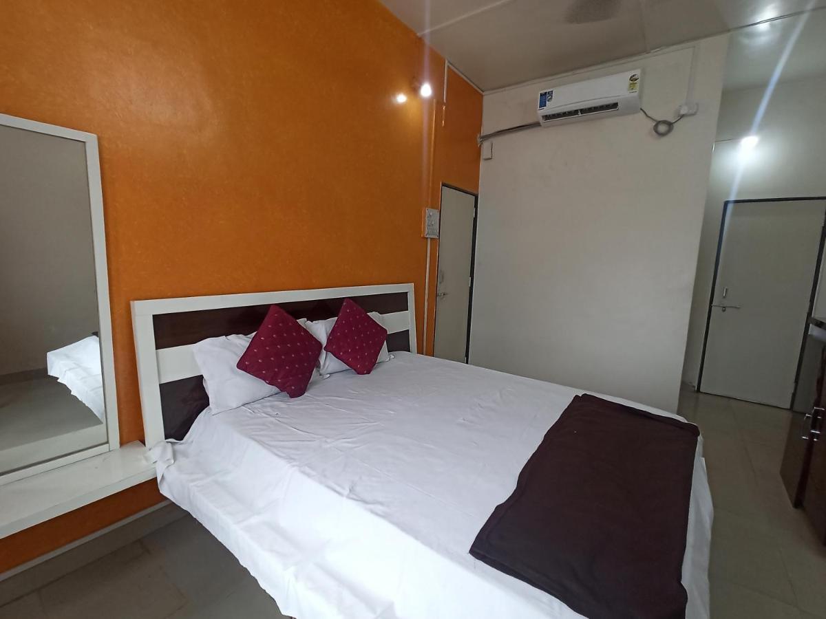 Malwade Motels Pune Exterior foto