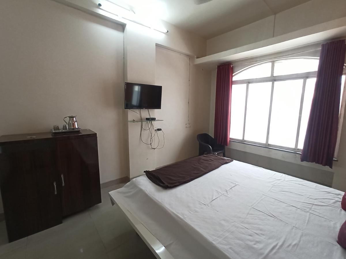 Malwade Motels Pune Exterior foto
